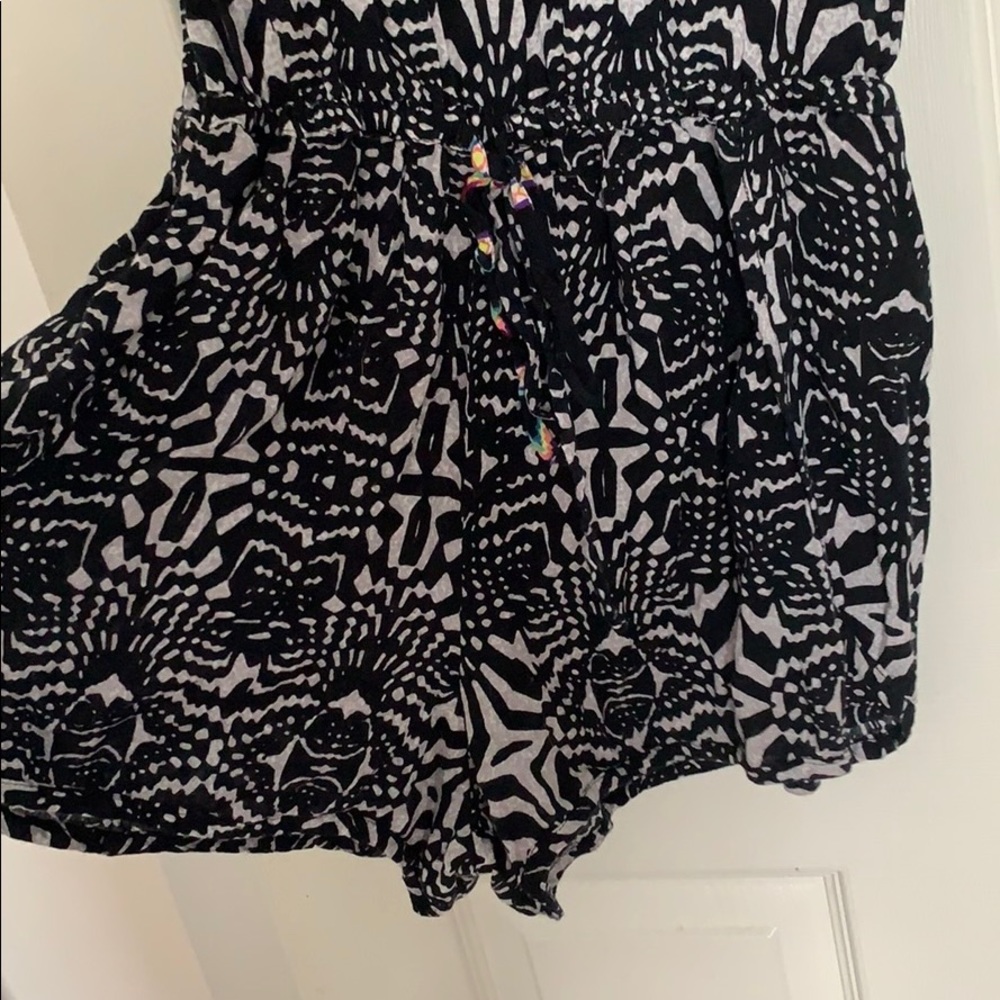 Francesca’s Geometric Pattern Romper - image 2